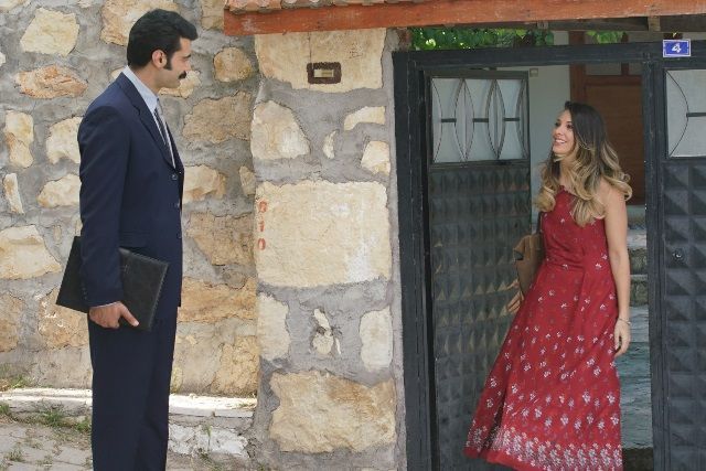Deli Gönül dizisinin Şükran'ı Tuvana Türkay ile Murat Ünalmış aşk yaşayacak 7