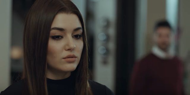 Siyah İnci'nin Hazal'ı herkesi şaşırttı! "Hande Erçel gülemiyor bile, ne olmuş bu kıza!" 7