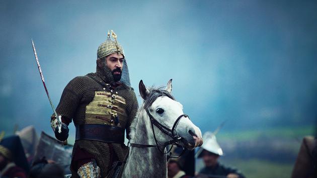 Mehmed Bir Cihan Fatihi dizisinde Kenan İmirzalıoğlu tercihi ile yanlış yapıldı! 7