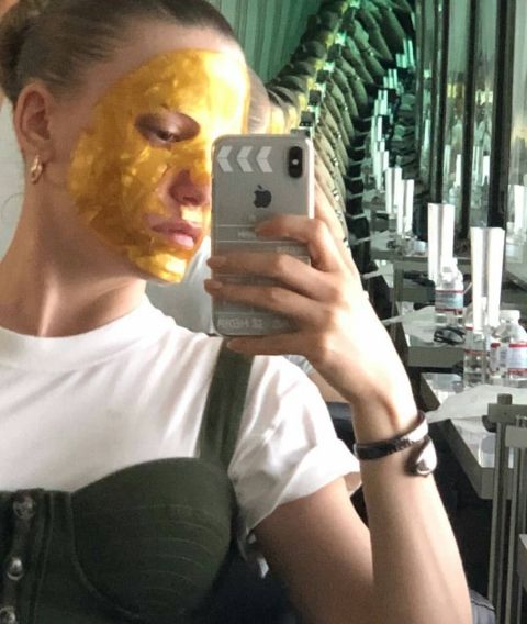 Serenay Sarıkaya, maskelerin efendisi haliyle de çok beğenildi! 7