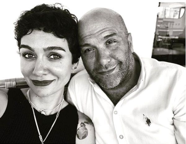 Birce Akalay bitlendi mi, saçlarına ne oldu böyle? 7