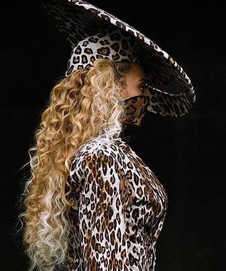 Beyonce'tan olay yaratan leopar desenli kıyafet 7