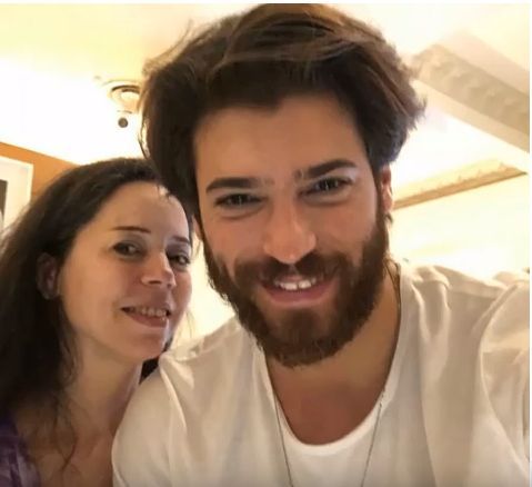 Erkenci Kuş'ta oynayan Can Yaman'ın annesini görünce çok şaşıracaksınız! 17