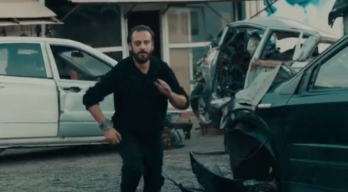 Aşk filmleri halt etmiş! Çukur'da Medet ve Vartolu'nun kavuşması sahnesini fena dalgaya aldılar! 9