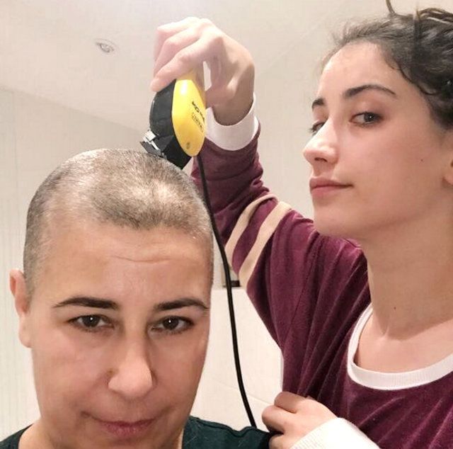 Bizim Hikaye'de oynayan Hazal Kaya'nın annesinden güzel haber 9