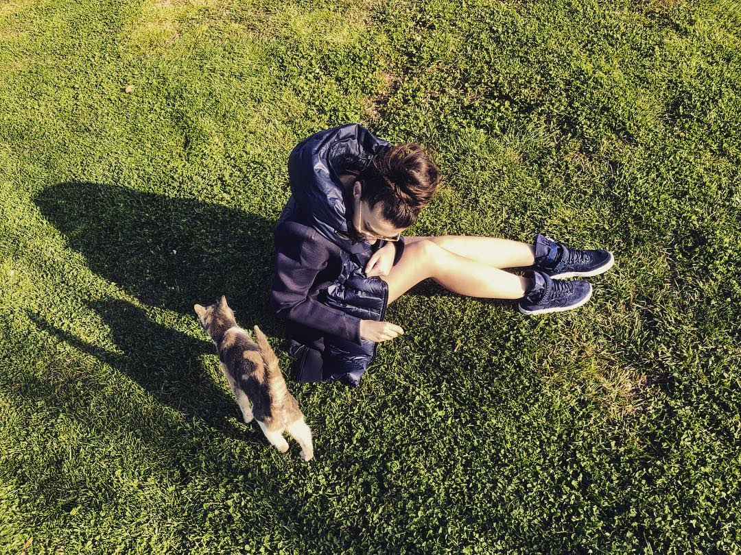 Burcu Özberk, instagram hesabında kedi pozuyla beğenileri topladı! 7