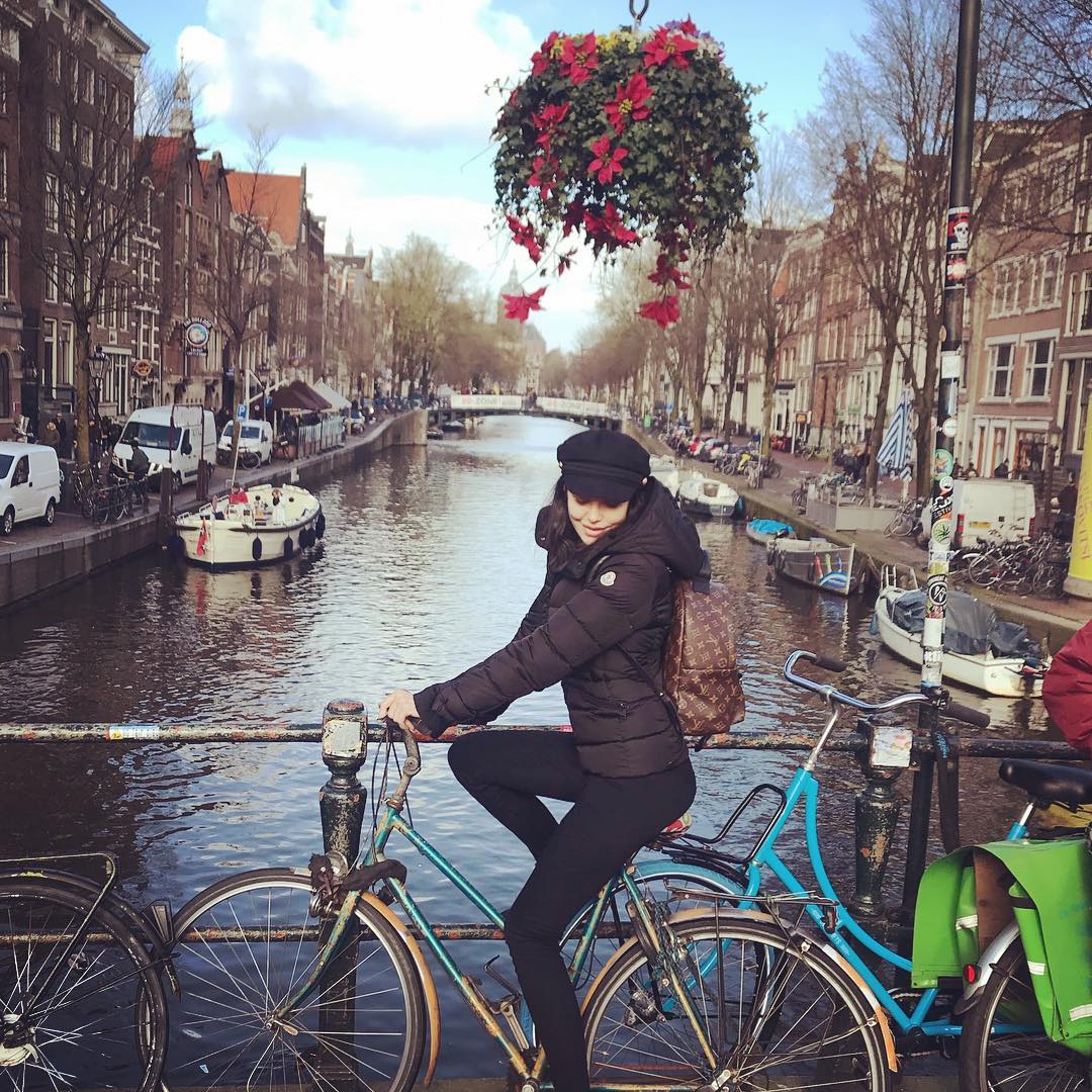 Tuvana Türkay, Amsterdam'da gününü gün ediyor! 7