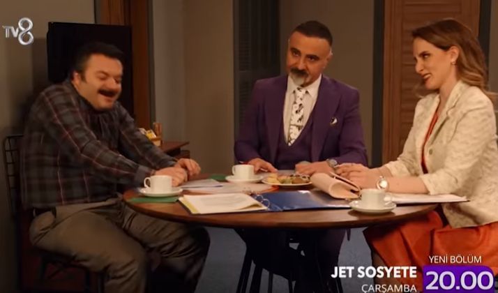Jet Sosyete dizisi yeni bölümde kahkahalar havada uçuşacak! 7