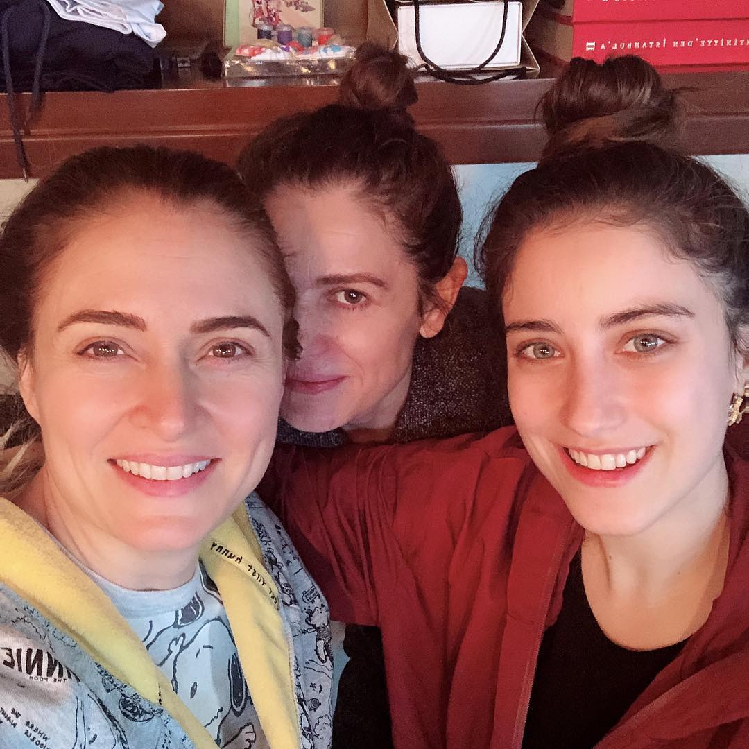 Hazal Kaya, Ceyda Düvenci ve Ebru Özkan sanki kardeş gibi! 7