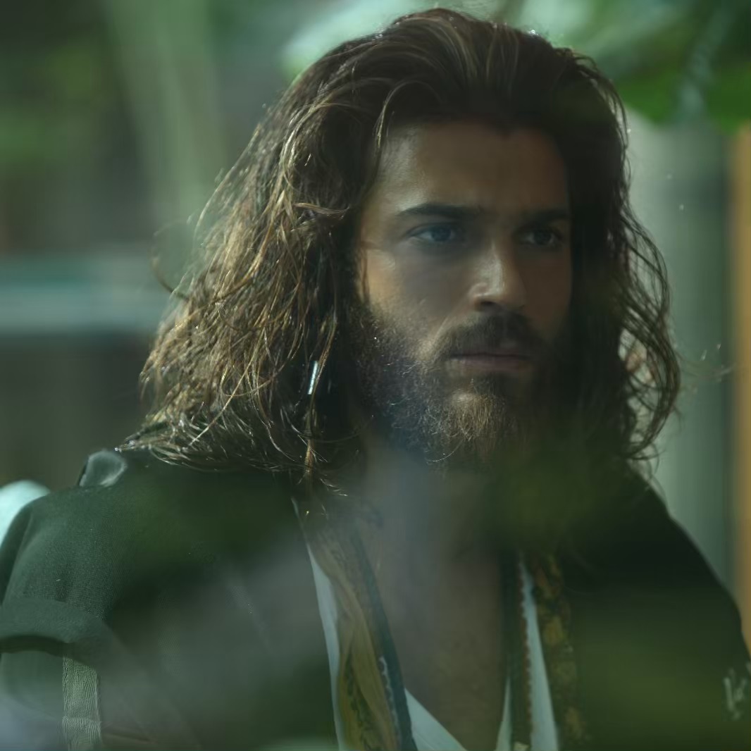 Can Yaman, Erkenci Kuş'un yeni bölümünden son halini paylaştı 7