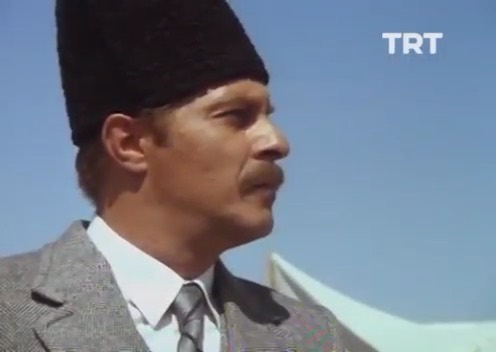 Doğa Rutkay, babası Rutkay Aziz'in Atatürk canlandırmasını övdü! Hayranları da aynı fikirdeydi! 7