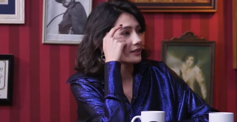 Aybüke Pusat duran arabaya adeta kafa attı; bu kazanın hikayesi çok ilginç! 7