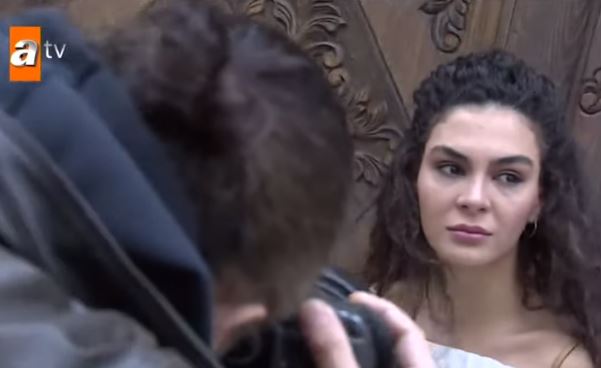 Hercai dizisinin Reyyan'ın Ebru Şahin'den samimi itiraf: Bu tarz çekimler beni gerer! 9