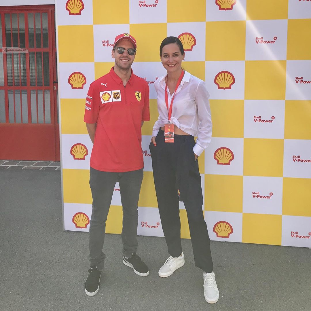Sedef Avcı, Formula 1 pilotu Vettel ile buluştu ve espriyi patlattı! 7