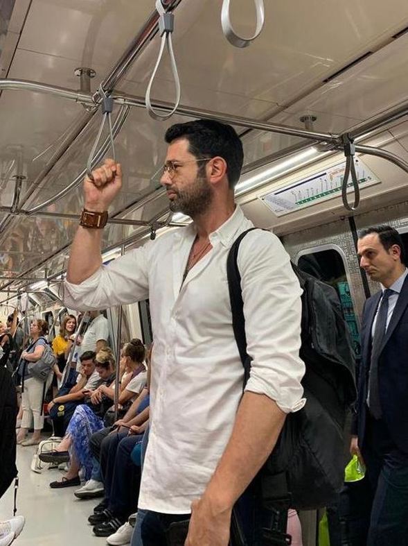Dizi çekimi değil, gerçek! Kimse Bilmez'in Ali'si Keremcem'i metroda görenler şaşkına döndü! 7