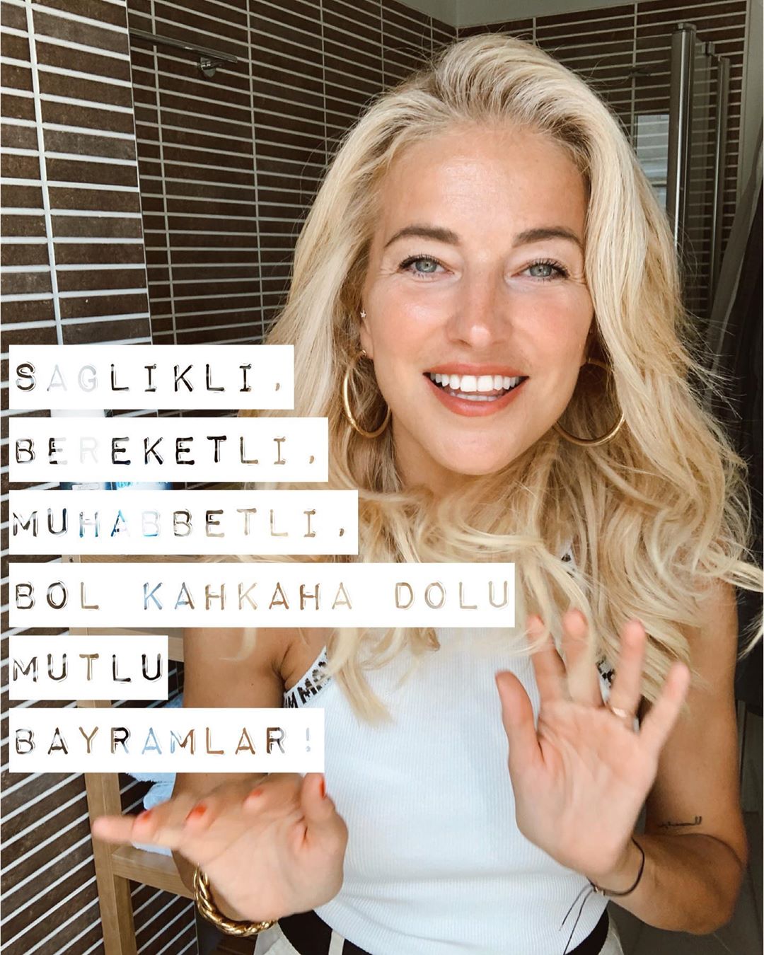 Burcu Esmersoy'dan enerji dolu bayram mesajı! 7