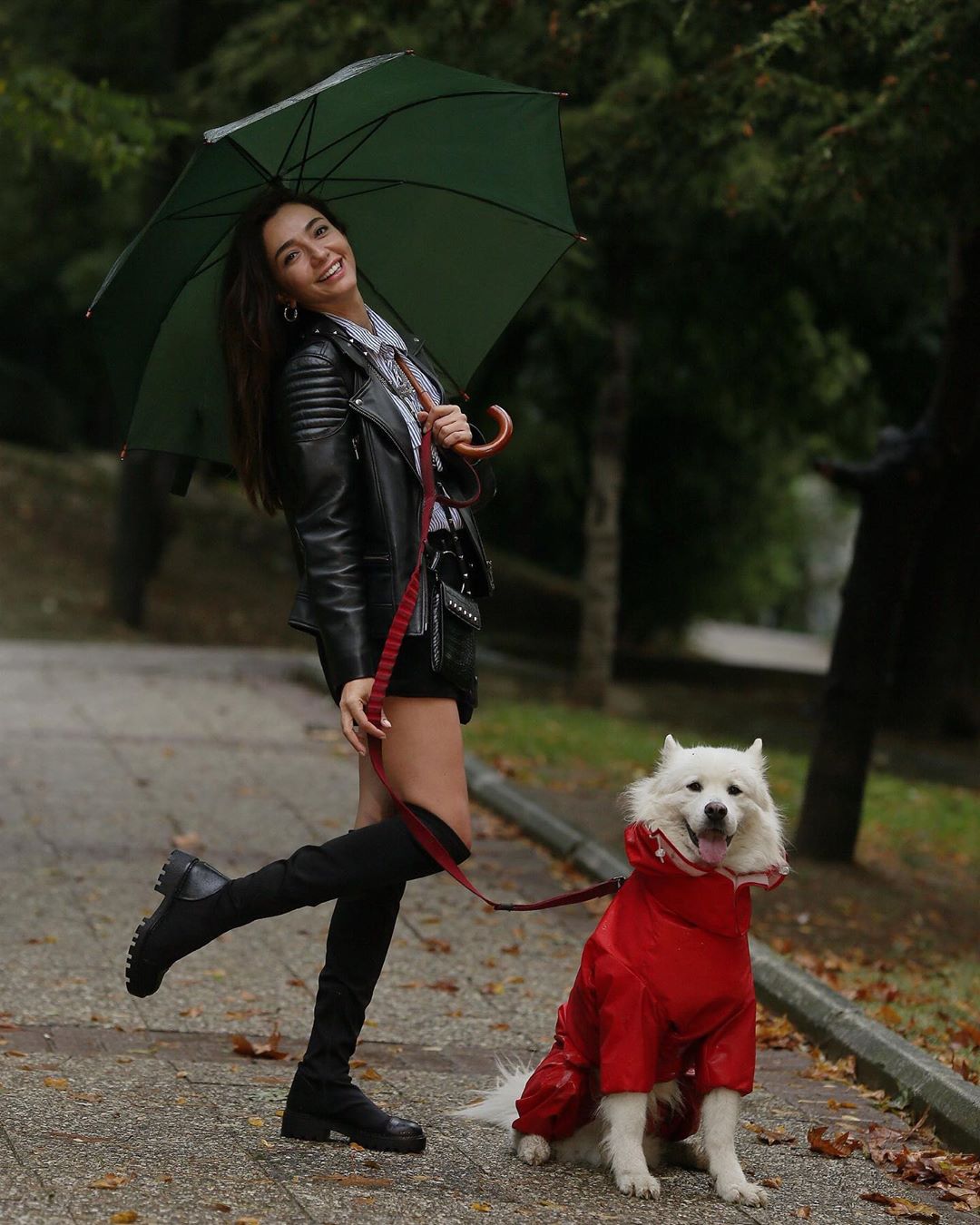 Öykü Gürman, bir duruş bir bakış bir gülüş ile mest etti! 7