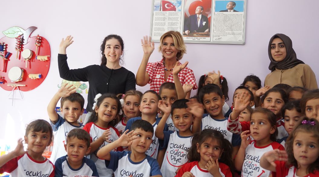 Gülben Ergen'in kurucusu olduğu dernek Diyarbakır'da okul açtı! 7