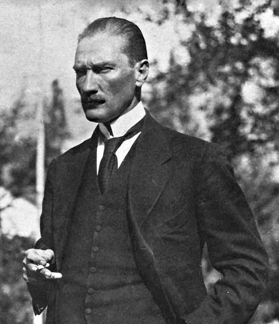 Müjde Uzman, içinden geldiği gibi Atatürk'e olan hayranlığını anlattı! 7