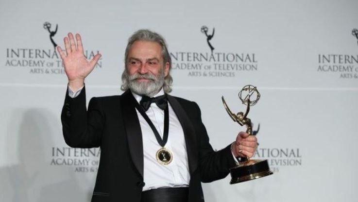 Haluk Bilginer, Emmy ödülünü kazandı, bir ilk gerçekleşti 8