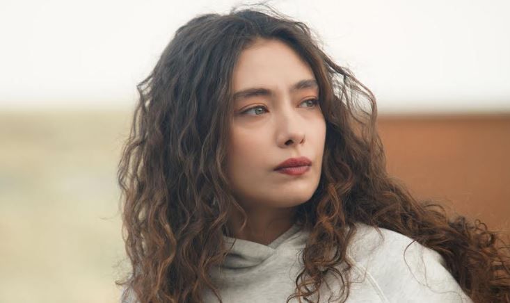 Sefirin Kızı dizisinin Nare'si Neslihan Atagül rahatsızlandı! İstanbul'a dönen oyuncu için senaryo değiştirildi! 7