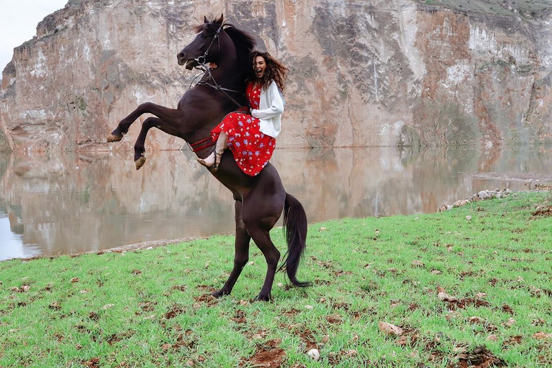 Ebru Şahin'in Hercai ile şaha kalkışı hiç bu kadar anlamlı olmamıştı! 7