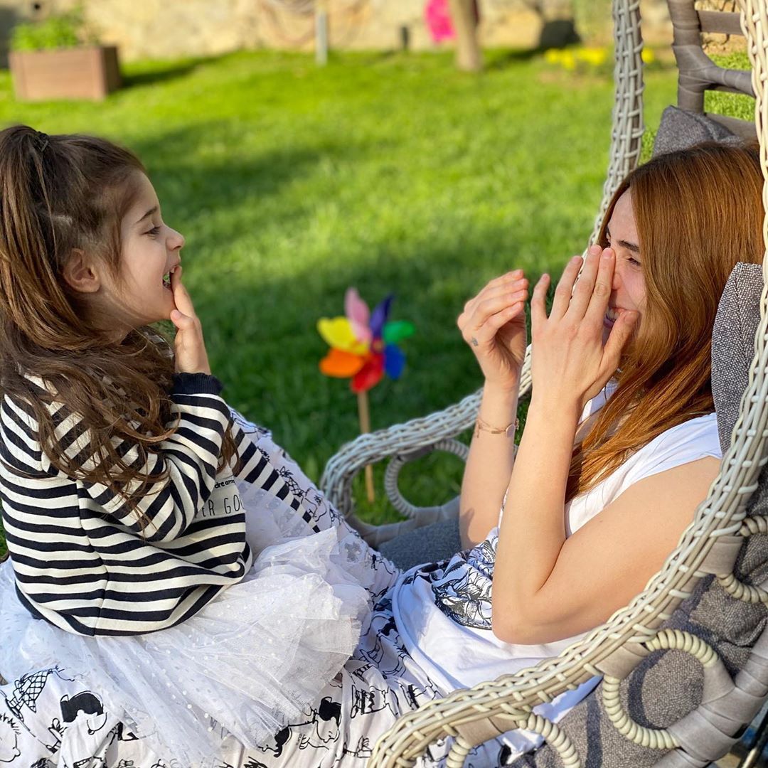 Nur Fettahoğlu'nun kızı Elisa Güzin ile gülümseten halleri 8