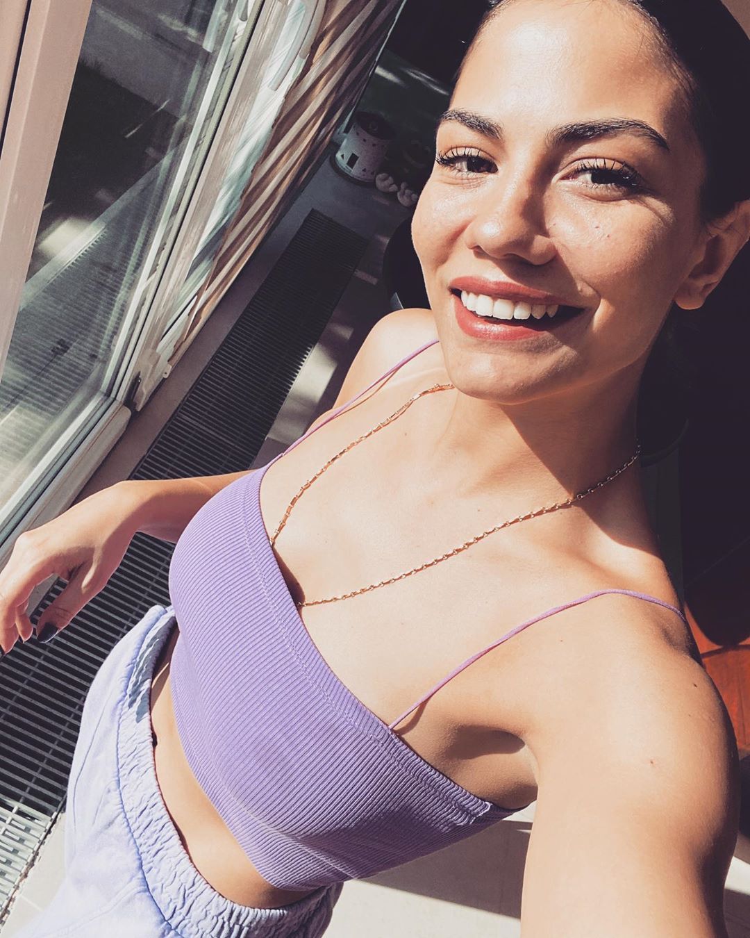 Demet Özdemir ile Burcu Özberk, sosyal medyada birbirlerine iltifat etti! 8