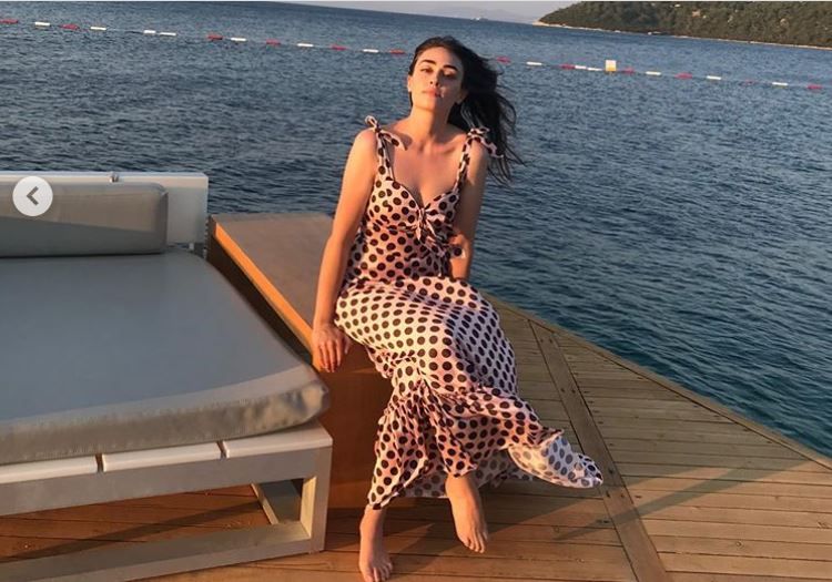 Aybüke Pusat, Hazal Subaşı, Esra Bilgiç ve Aslı Bekiroğlu seksi halleri ile göz doldurdu 11