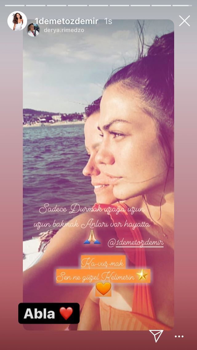 Demet Özdemir'in aile saadeti! İşte ablası, abisi, annesi ve anneannesi... 14