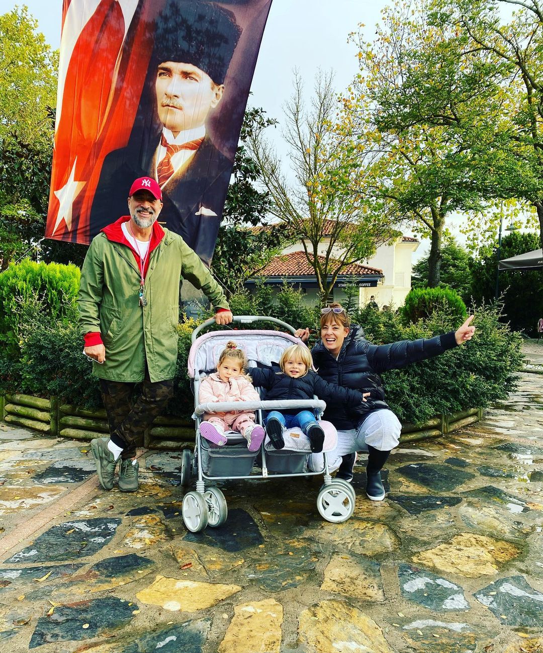 Doğa Rutkay'ın ikizleriyle, Pınar Altuğ'un kızıyla dikkat çeken 29 Ekim kutlaması 9