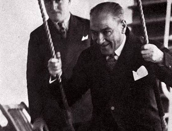 Ünlü isimlerin 10 Kasım'da Ulu Önder Atatürk'ü andıkları en farklı mesajlar! 22