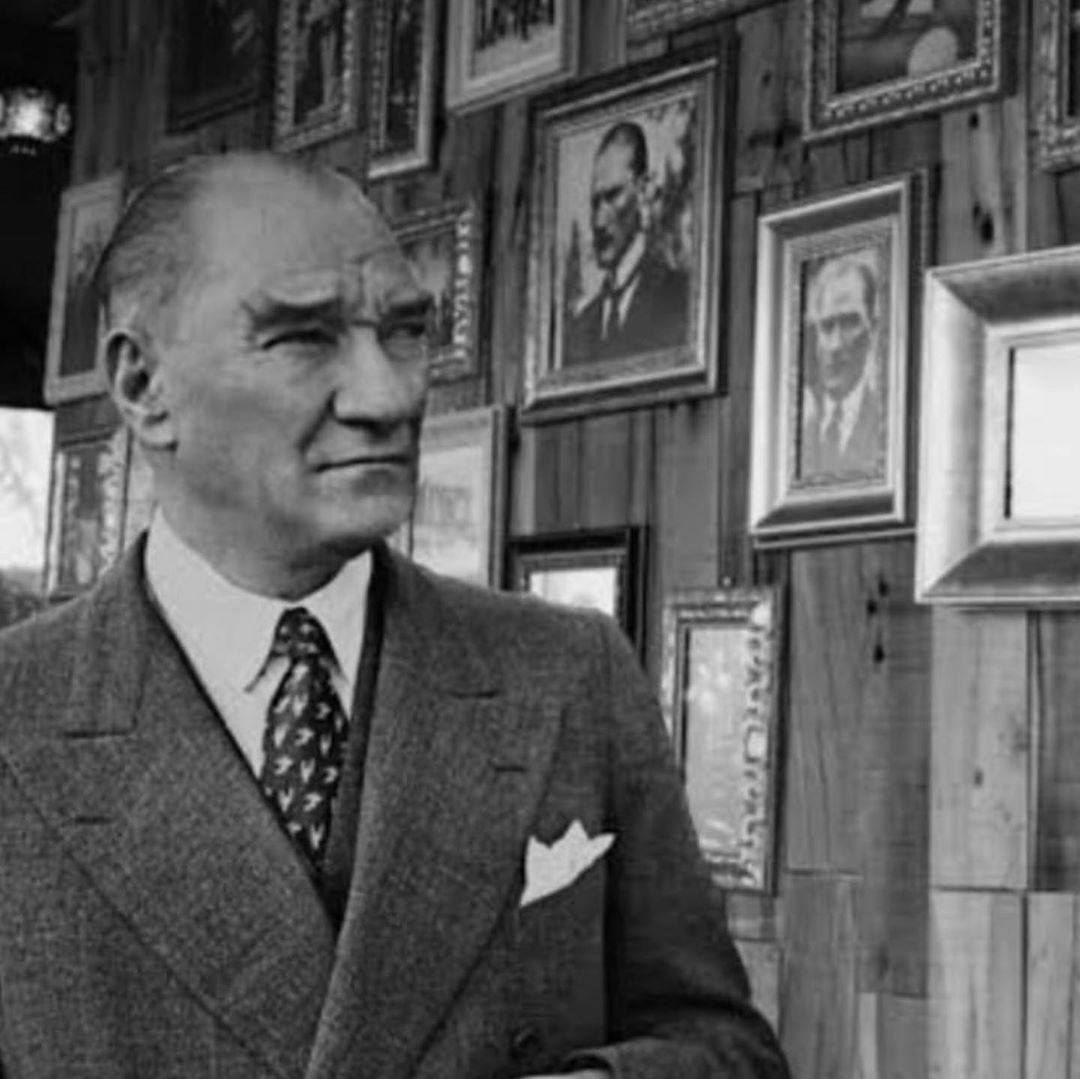 Ünlü isimlerin 10 Kasım'da Ulu Önder Atatürk'ü andıkları en farklı mesajlar! 32