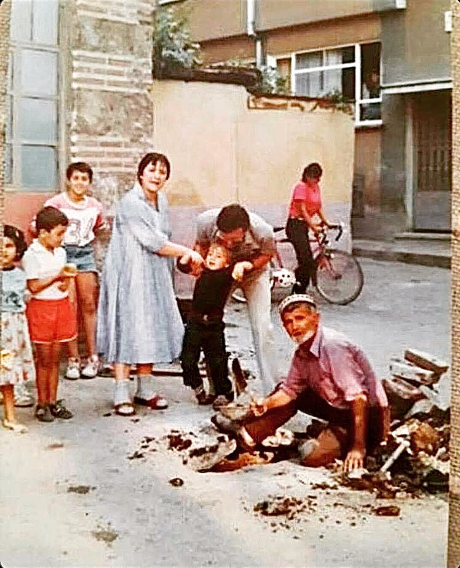 Ata Demirer, 35 yıl önceki mahalle fotoğrafını yayınladı, herkes şaştı kaldı 7