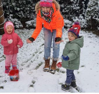 Doğa Rutkay'ın çocuklarıyla rengarenk kar keyfini görmeniz lazım 37