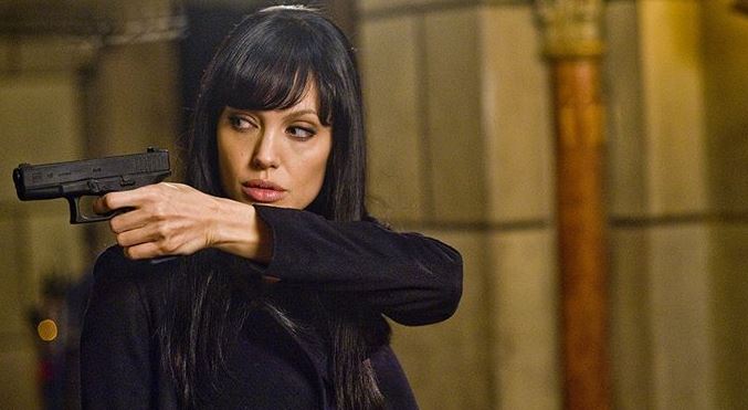 Yasak Elma dizisinde Nesrin Cavadzade'nin içinden sanki Angeline Jolie çıktı! 7