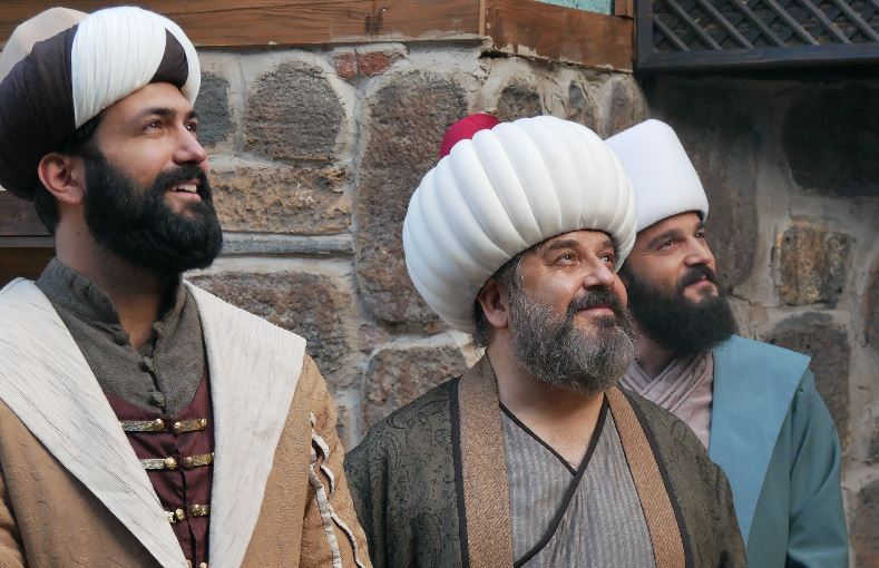 Aşkın Yolculuğu Hacı Bayram-ı Veli dizisi daha ilk bölümden izleyicileri içine çekecek 9