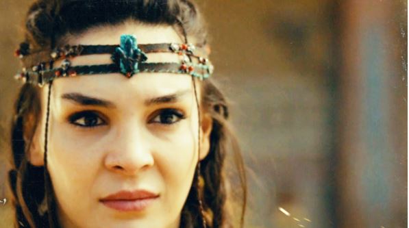 Yargı dizisi birinci ama Pınar Deniz sonda! Sosyal medyada en çok konuşulan kadın oyuncu listesi şaşırttı! 8