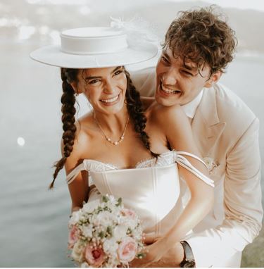 Ebru Şahin'in Makedonya'daki nikahında giydiği gelinlik, sosyal medyada büyük beğeni topladı 19