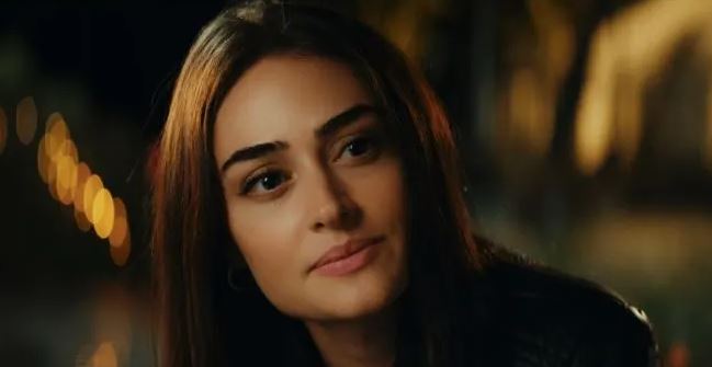 IMDb en popüler Türk oyuncular listesinde Esra Bilgiç ile Cansu Dere başarısı göz kamaştırıyor! 9