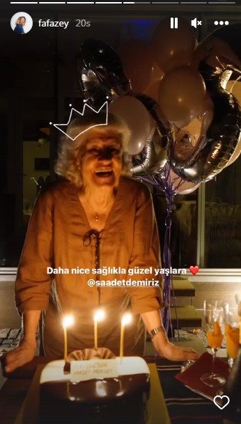 Ünlü oyuncu Farah Zeynep Abdullah'tan anneannesine sürpriz doğum günü partisi!.. 8