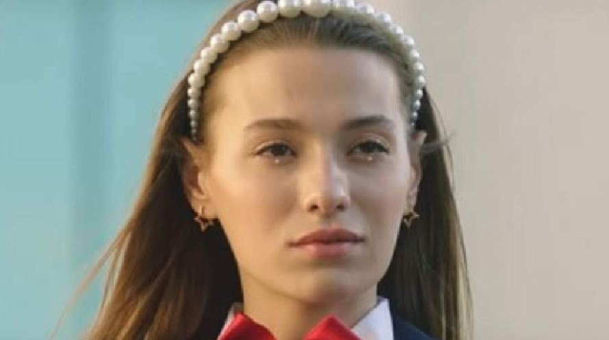 Sümeyye Aydoğan, Duy Beni dizisinden sonra sürpriz bir dizinin kadrosunda ortaya çıktı! 8