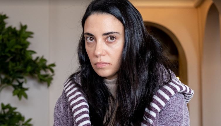 Afra Saraçoğlu'nun tahtını sarsan sürpriz bir kadın oyuncu gündemi ele geçirdi! 9