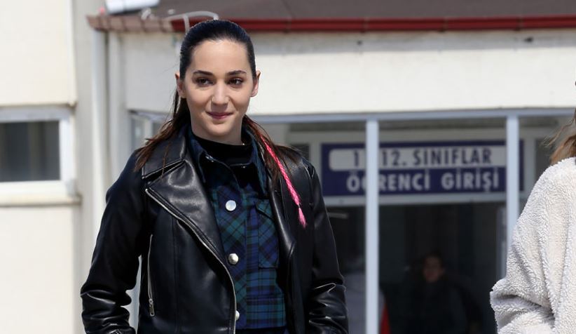 Üç Kız Kardeş dizisi Melisa Berberoğlu için kariyerinin volesi oldu! 7