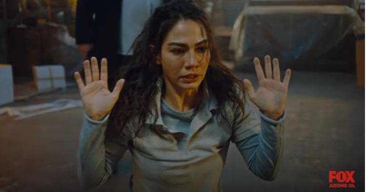 Fragmanlara bakılır ise, Adım Farah dizisi beklentilerden çok daha fazlası olabilir! 7