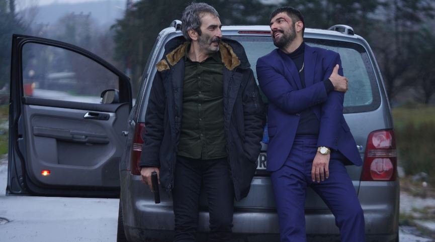 Adım Farah dizisi hayranlarını 4. yeni bölüm heyecanı sardı, önemli gelişmeler olacak 8