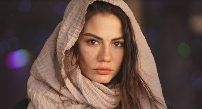 Adım Farah dizisinde Demet Özdemir için kafalar karışık ama Engin Akyürek için net! 4 Adım Farah dizisinde Demet Özdemir için kafalar karışık ama Engin Akyürek için net! 4