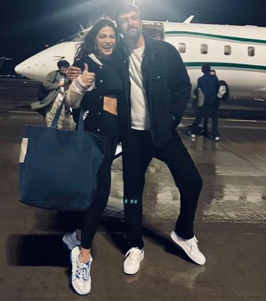 Demet Özdemir ile Engin Akyürek'in Adım Farah dizisinde ilk büyük tehlike kendisini belli etti! 7