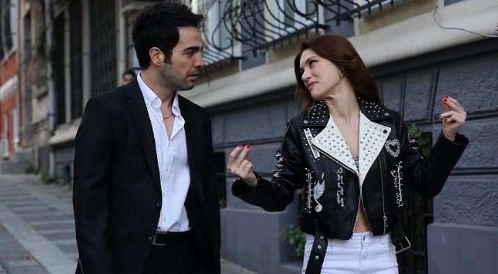 Aile dizisinde Aslan ve Devin'den rol çalabilecek yeni bir dizi çifti oluşuyor! 8 Aile dizisinde Aslan ve Devin'den rol çalabilecek yeni bir dizi çifti oluşuyor! 8