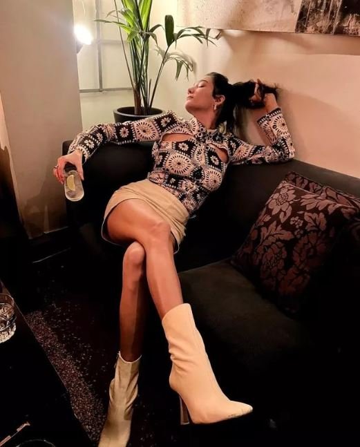 Sıfırıncı Gün dizisi bitince, Aybüke Pusat özgür günlerine geri döndü! 7 Sıfırıncı Gün dizisi bitince, Aybüke Pusat özgür günlerine geri döndü! 7